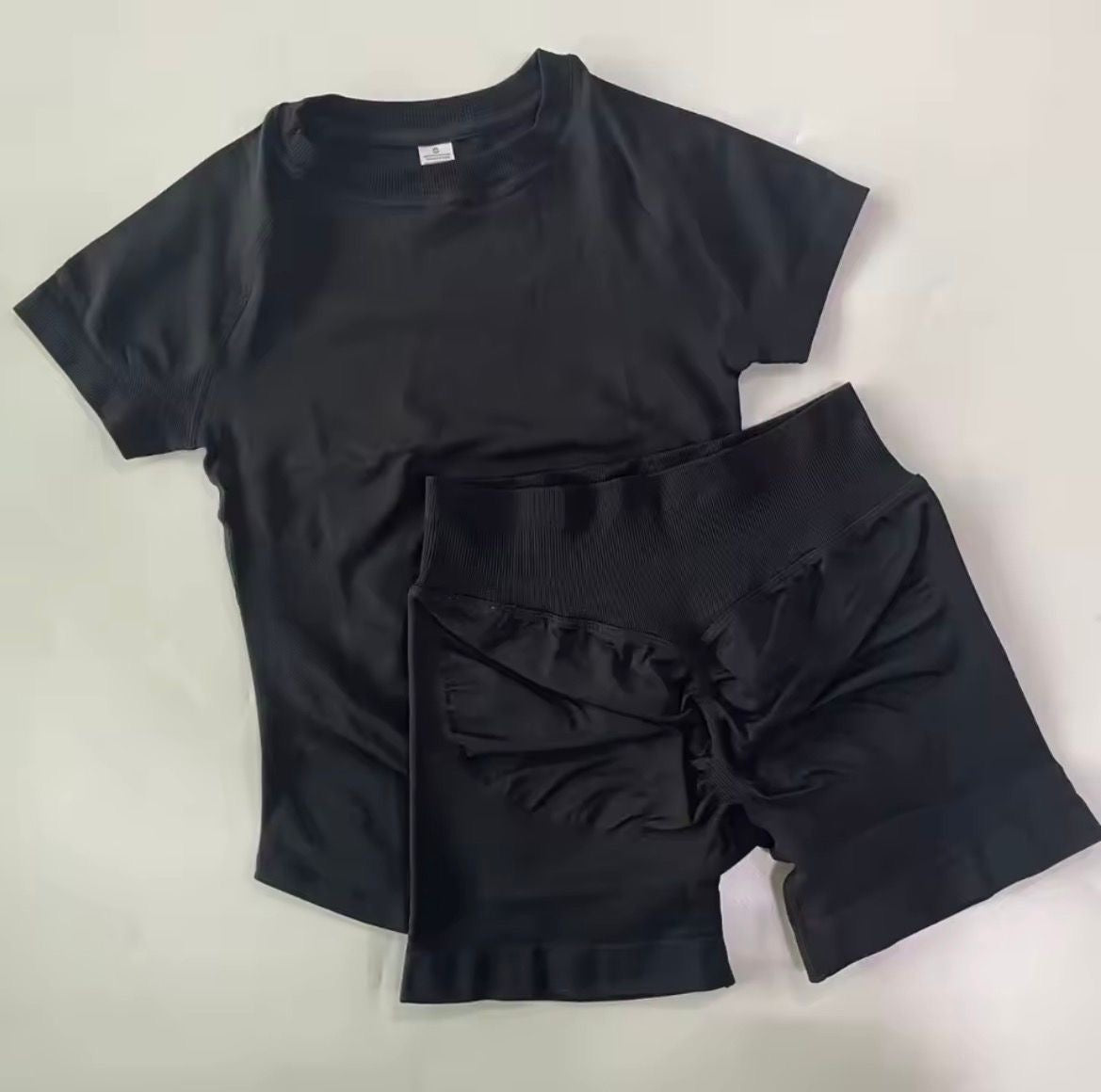 “Libera tu mejor versión: comodidad, estilo y rendimiento en un solo conjunto”✨